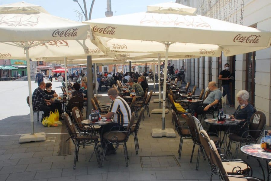 u bih u padu broj nezaposlenih ali problem je u odlasku radnika u inostranstvo a ne o novim radnim mjestima u nasoj zemnmlji