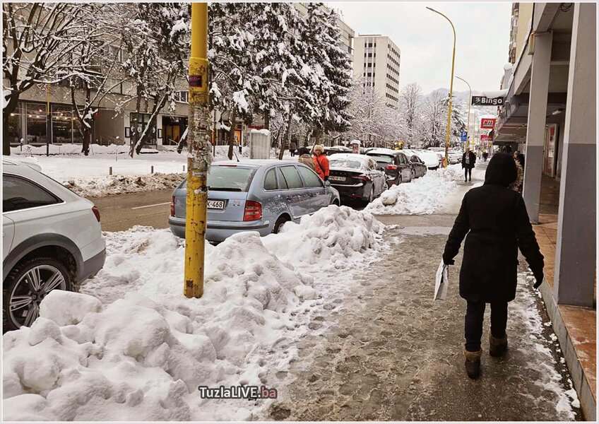 Tuzla, poledica, pjesaci