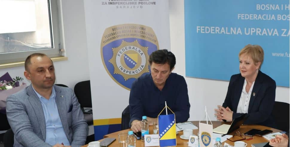 na sastanku federalnih veterinarskih inspektora iz svih deset kantona odrzanom u sarajevu dogovoren pojacan nadzor radi suzbijanja zaraznih bolesti