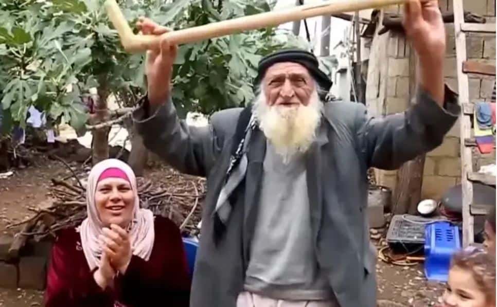 Suliman Al-Mul iz Libana 123-godišnjak iz libana za dugovjecan zivot preporucuje ispijanje caja od rogaca majcine dusice kvinoje i anisa