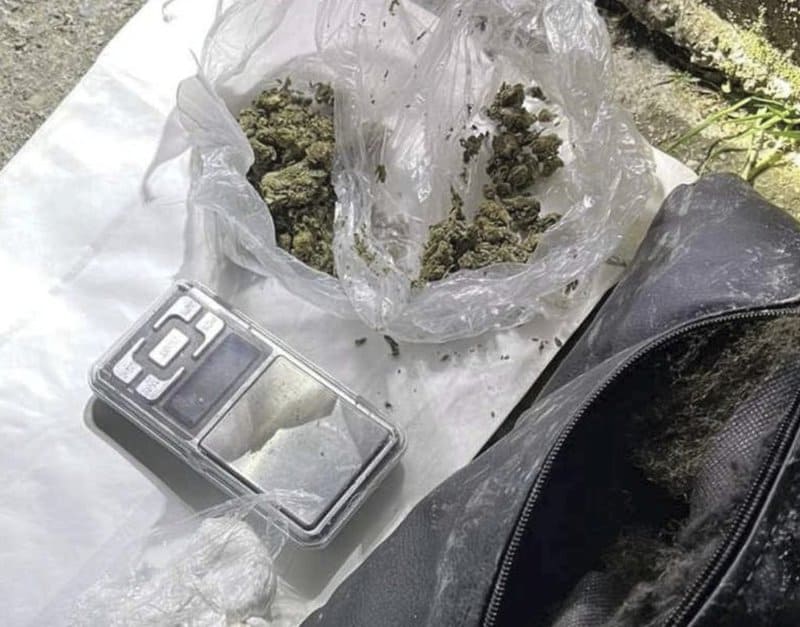 pilicijski sluzbenici prilikom pretersa u lukavcu tuzli gradaccu i gracanici pronasli drogu uhapsena jedna osoba