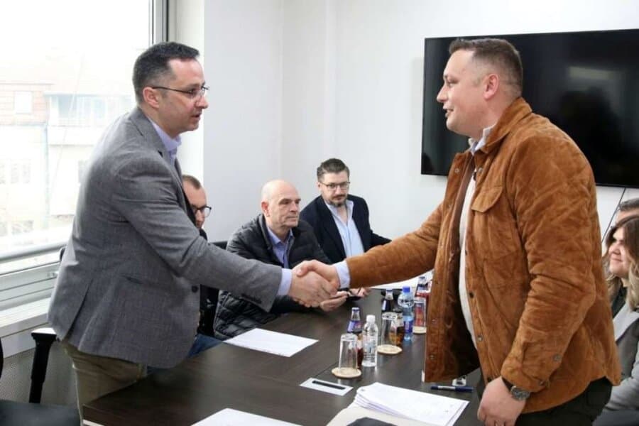 vlada tk ministarstvo privrede potpisali ugovore sa sedam privrednih subjekata o digitalizaciji zelene tranzicije