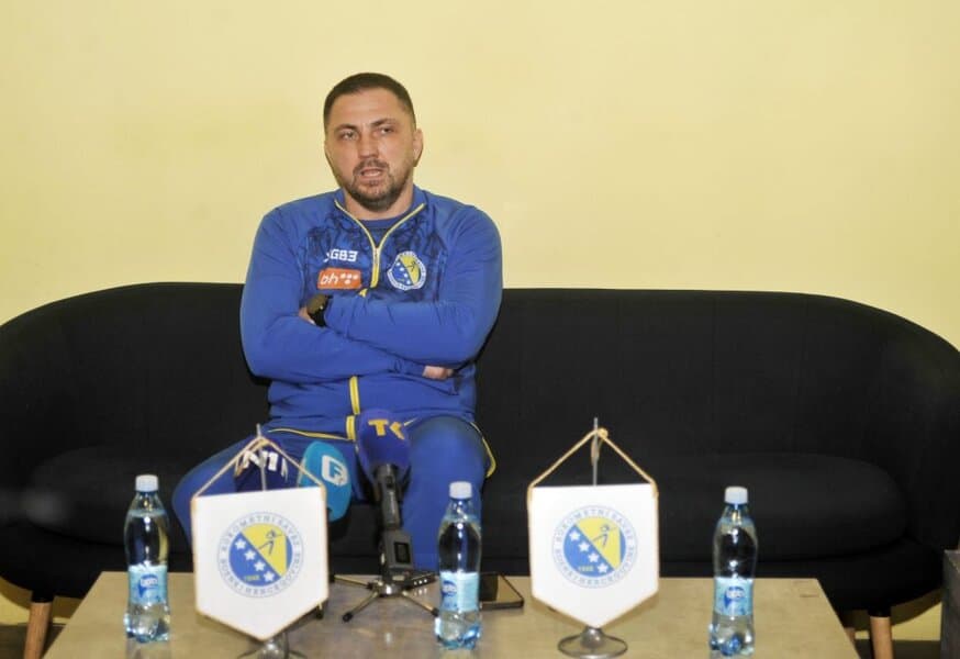 danas je u skpc mejdan u tuzli upriliceno druzenje rukometasa bih sa predstavnicima medija uoci sutrasnje utalkmice predbaraza za sp izmedju bih i kosova