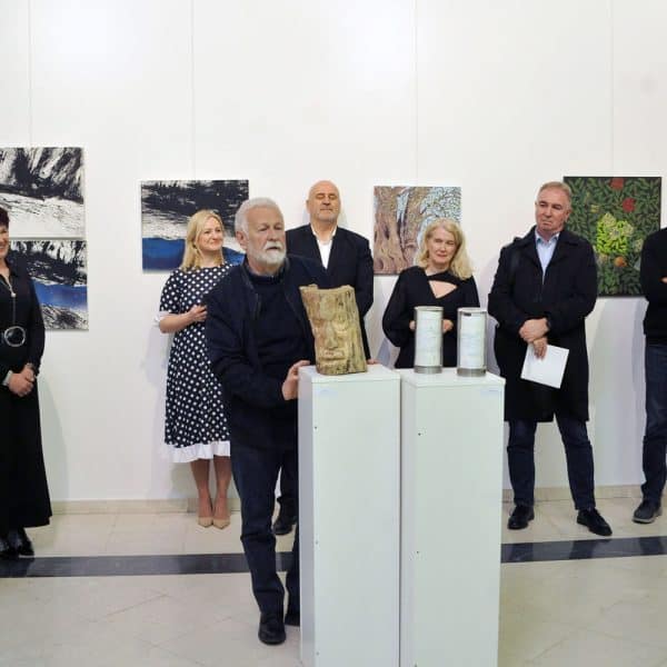 U Tuzli otvorena izložba “1500 godina stara kaštelanska maslina” (Foto)