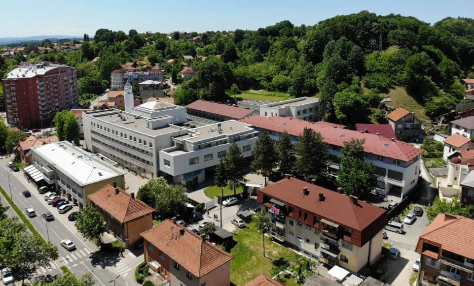 behram-begova medresa u tuzli u ovoj godini obiljezava 4 vijeka postojanja ove obrazovne institucije