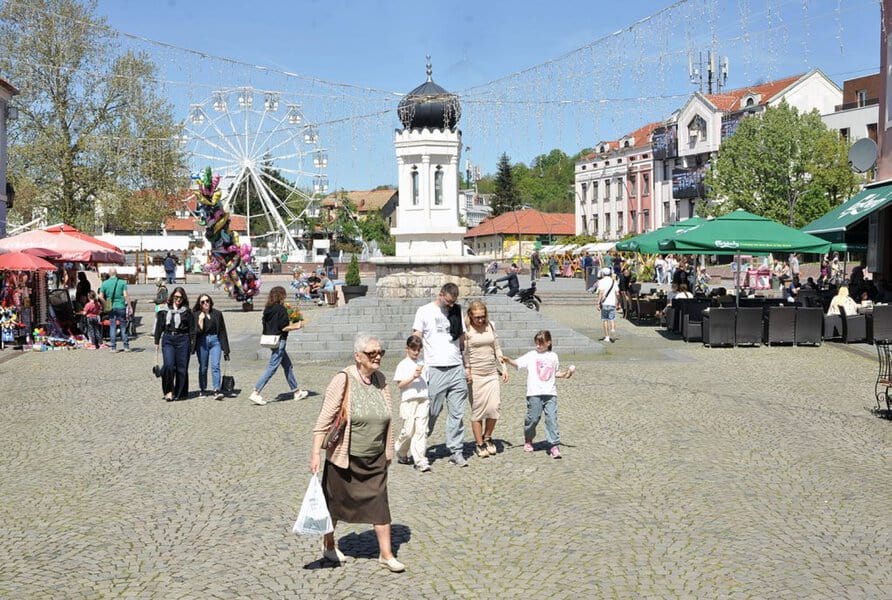 suncano vrijeme tuzla lijep proljetni dan nedelja visoke temperature