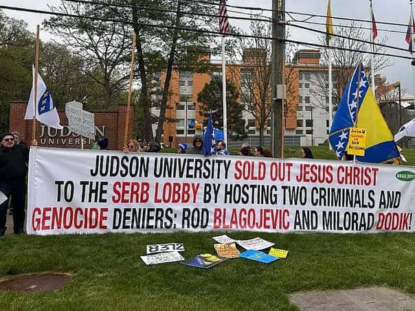 nevladine organizacije probosanske organizovale proteste u chicagu povodom prijema i odlikovanja dodika na jednom od univerziteta