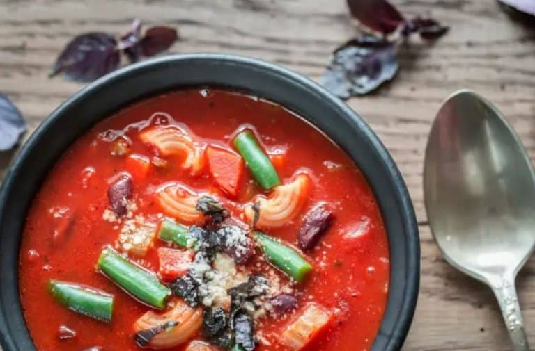 sardinski minestrone se smatra jednim od najzdravijih jela na svijetu pravi se od graha povrca i male kolicine tjestenine