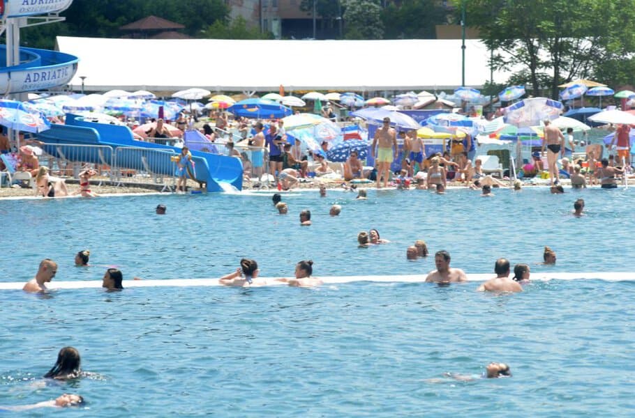 veliki broj posjetilaca zabiljezen je danas na panonskim jezerima u tuzli
