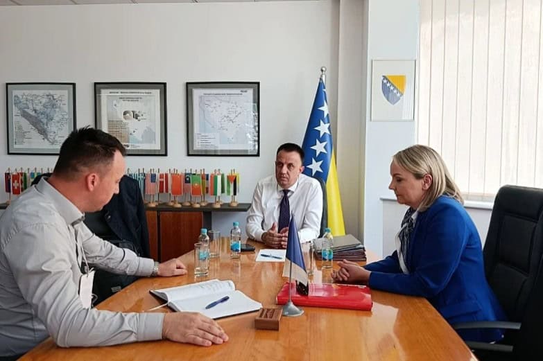 federalni ministar energije rudarstva i industrije vedran lakic sastao se sa almirom bajricen stecajnim upravnikom koksare lukavac