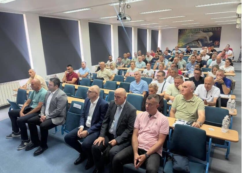 na fakultetu za tjelesni odgoj i sport untz odrzan seminar o koristenju tkfit aplikacije