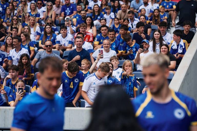 St. Louis, stadion, Zmajevi, AP