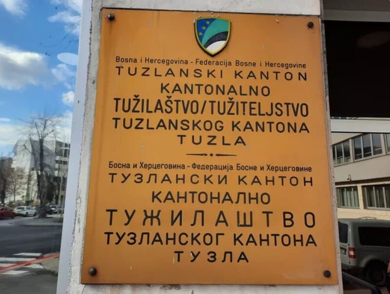osumnjiceni za ubistvo i ranjavanje na podrucju opcine banovici nakon kriminalisticke obrade u mup-u tk predat u nadleznost tuzilastva tk