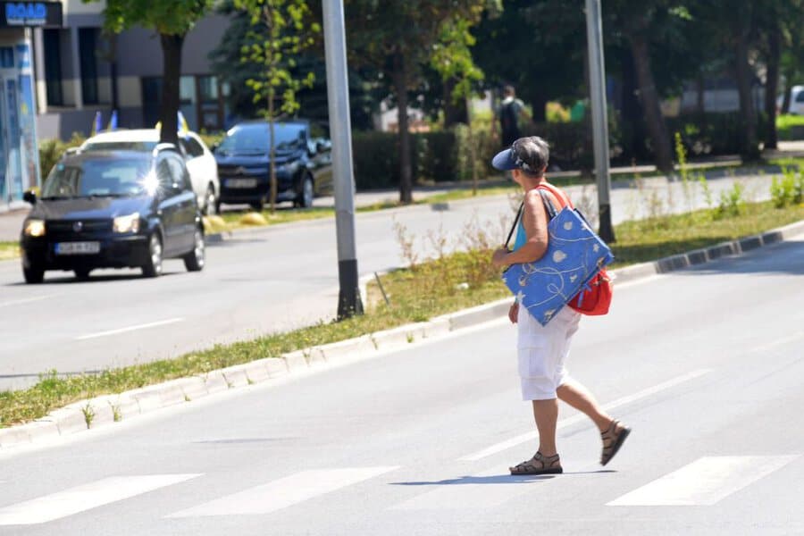 prvi dan ljeta u tuzli veoma vruc temperatura prelazi 31 stepen celzijusa