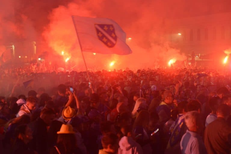 odlicna atmosfera vladala je na trgu slobode u tuzli tokom utakmice kanade i bih u prvom kolu grupne faze sp