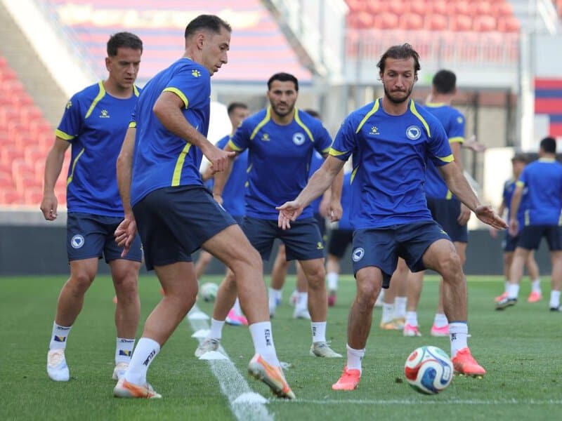 Fudbaleri reprezentacije BiH odradili su posljednji trening pred važan duel s Katarom