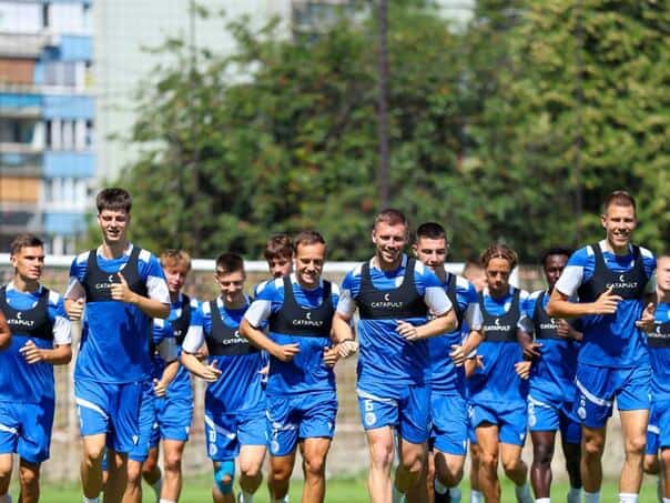 veceras na stadionu grbavica novu seuzonu ewwin lige bih otvaraju zeljeznicar i bsk