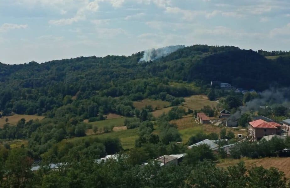 pozar zahvatio sumsdko podrucje u doboj istoku prijeti vocnjacima i vikendicama