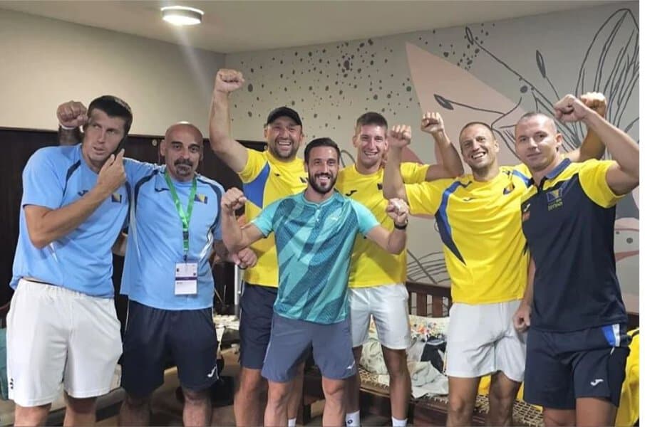 teniseri bih rutinski su savladali junoafricku republiku i plasirali se dalje u davis cip-u