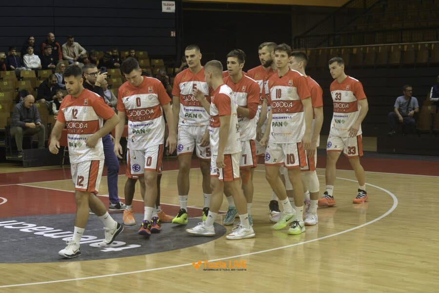 Košarkaši OKK Slobode pobijedili su u gostima ekipu Basket Živinice 95:82
