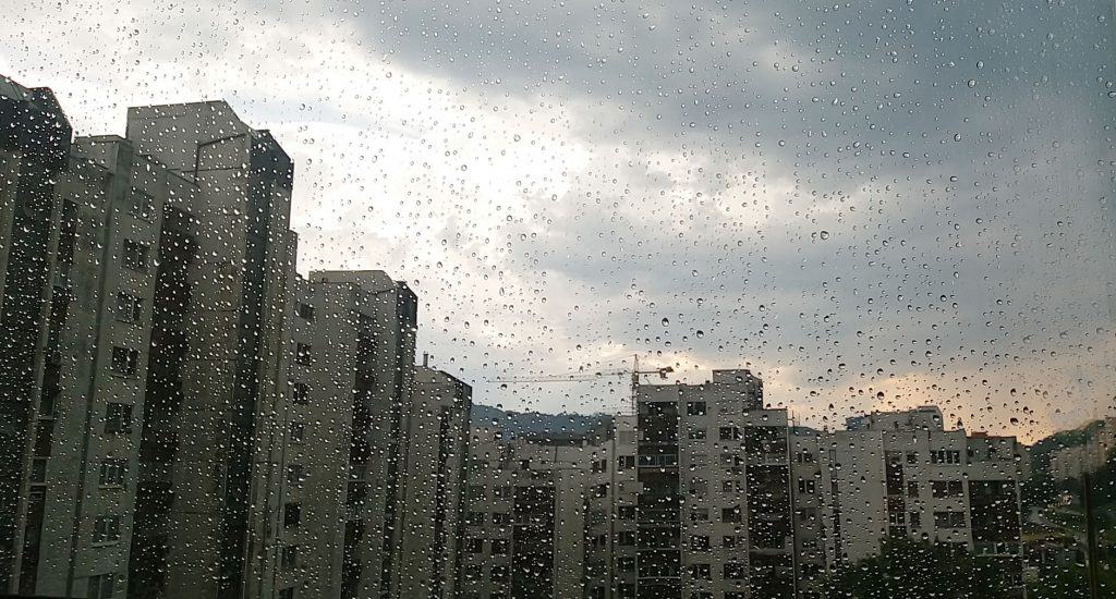 vremenska prognoza oblacno vrijeme sa kisom i lokalnim pljuskovima