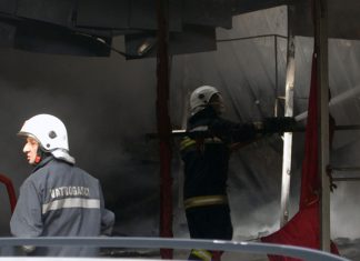 brzom intervencijom vatrogasaca ugasen pozar koji je izbio u objektu bivseg kluba 65 u tuzli