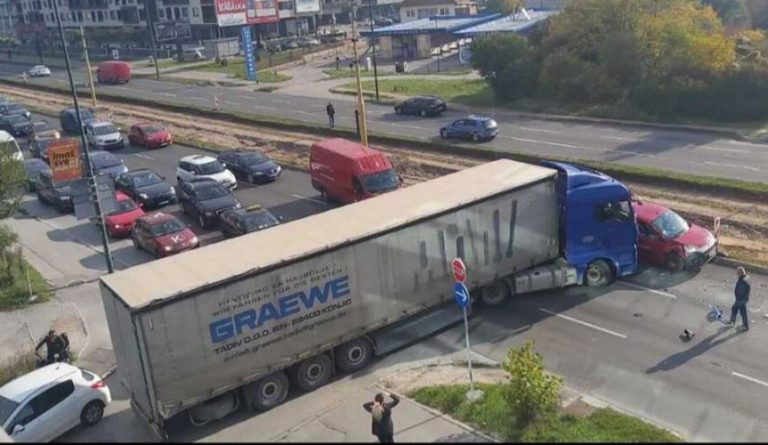 sudar kamion automobil stup sarajevo blokada saobracaj