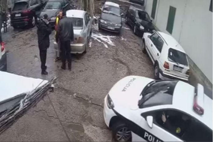 policajac tukao mladica parking sarajevo