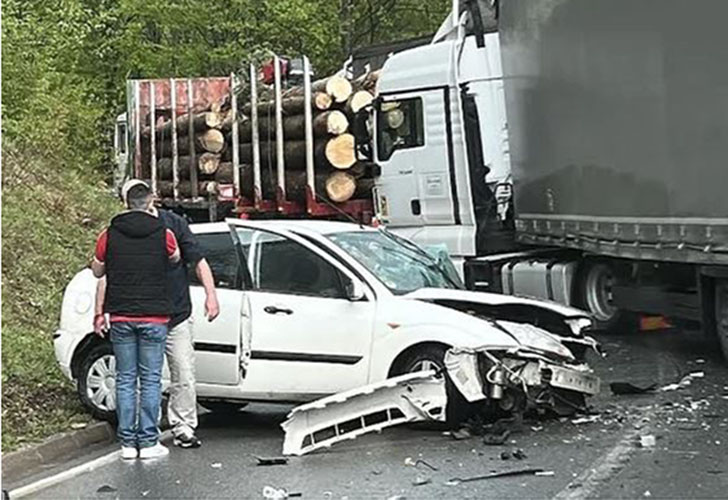 teska saobracajna nesreca sudar kamion automobil jedna osoba povrijedjena kladanj