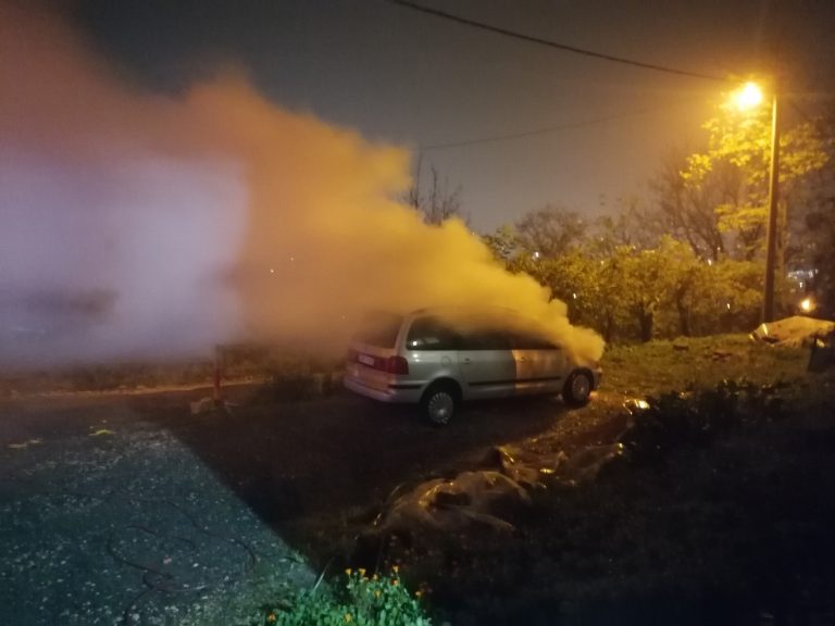 podmetnut pozar gorjela dva automobila intervenisali vatrogasci naselje boric tuzla