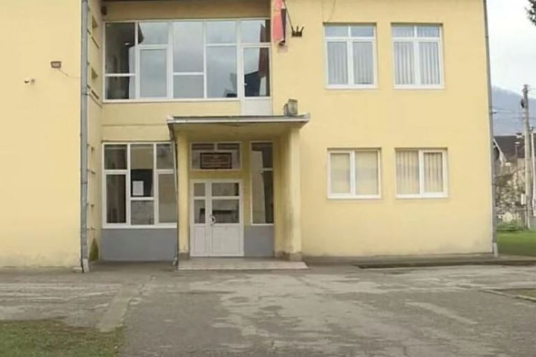 nove dojave o postavljenim bombama u crnogorskim skolama mailovi jezive poruke policija