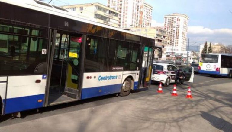 vozac autobusa i putnik se fizicki sukobili u sarajevskom naselju socijalno