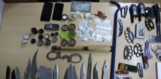 policija uhapsila muskarca u bugojnu u stanu mu pronasli drogu i arsenal oruzja