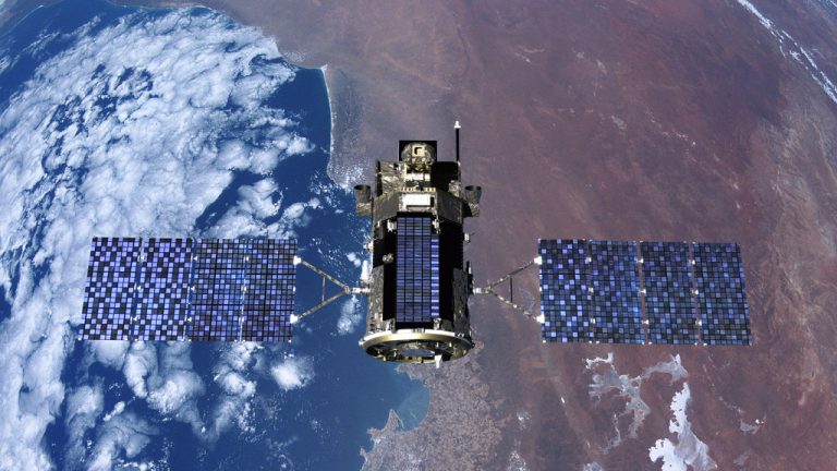 nasa najavila pad starog satelita na zemlju lokacija nije otkrivena