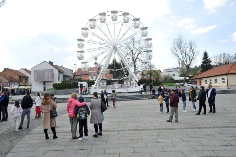 danas se u tuzli otvara manifestacija proljece u tuzli ovogodisnji program je bogart a sadrzaji raznovrsni za sve generacije