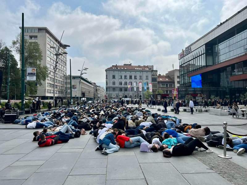 peti maj dan zalosti ks sjecanje na ubijenu djecu sarajeva