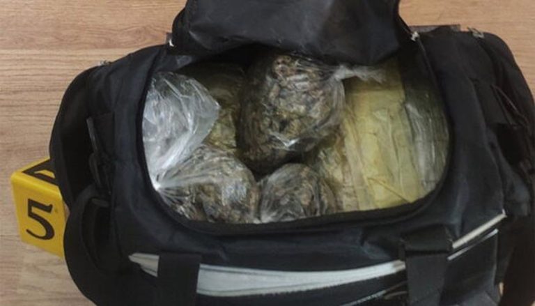 policija pretresi na tri lokacije u bijeljini zapljenjeno 2, 8 kilograma droge uhapsena jedna osoba