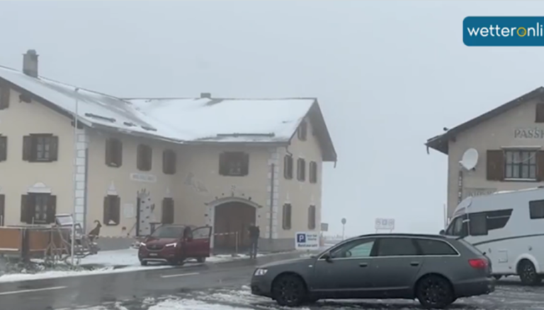 u zapadnim dijelovima austrije u planinskim predjelima pao je snijeg