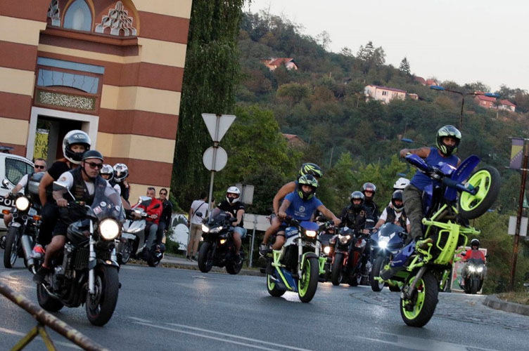motociklisti defile ulice tuzla bike fest