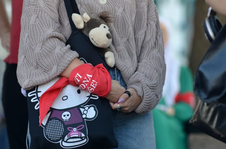 mladi u tuzli najavili protest protiv nasilja nad zenama i femicida