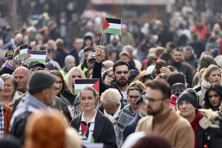 skup i protestna setnja u sarajevu povodom podrske palestinskom narodu