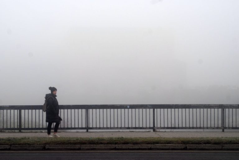 nezdrav zrak gusta magla slaba vidljivost otezan saobracaj zapadni dio grada tuzla