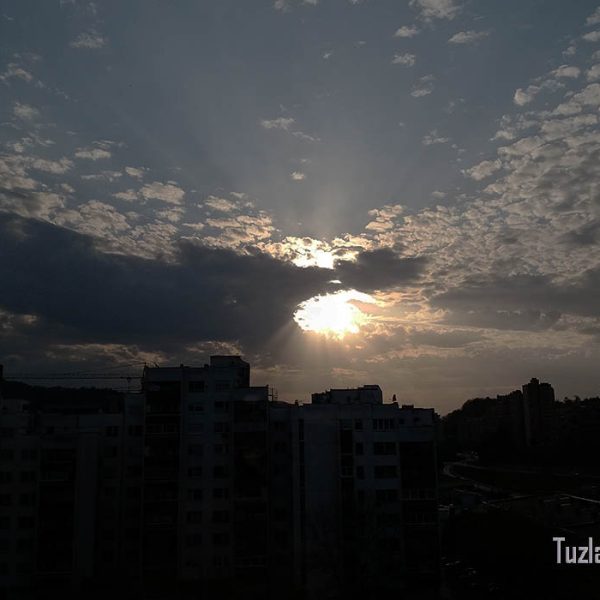 danas u bih promjenjivo vrijeme u pojedinim dijelovima bosne moguci lokalni pljuskovi a u herecgovini uglavnom suncano