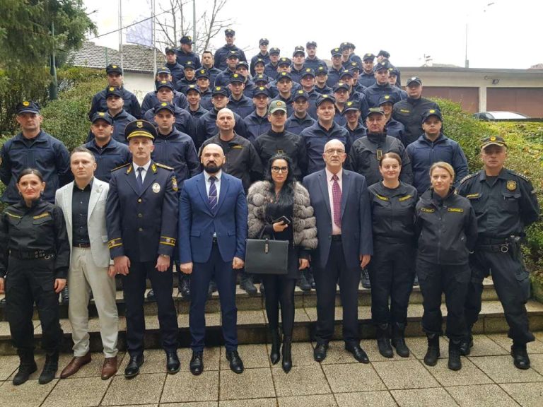 promovisani kadeti osnovna policijska obuka fmup tk dobio 40 mladjih inspektora