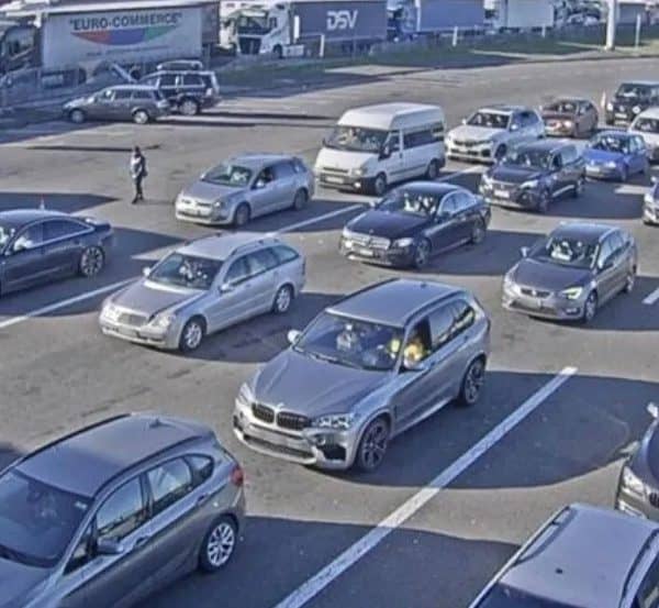 Pojačan saobraćaj na cestama u BiH, duga kolona na izlazu iz zemlje na Izačiću