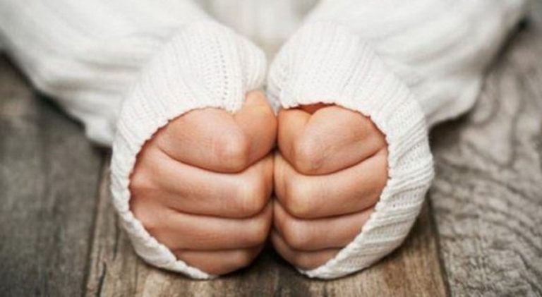 hladne ruke nisu samo simptom prehlade i gripe mogu pšredstavljati i ozbiljan zdravstveni problem