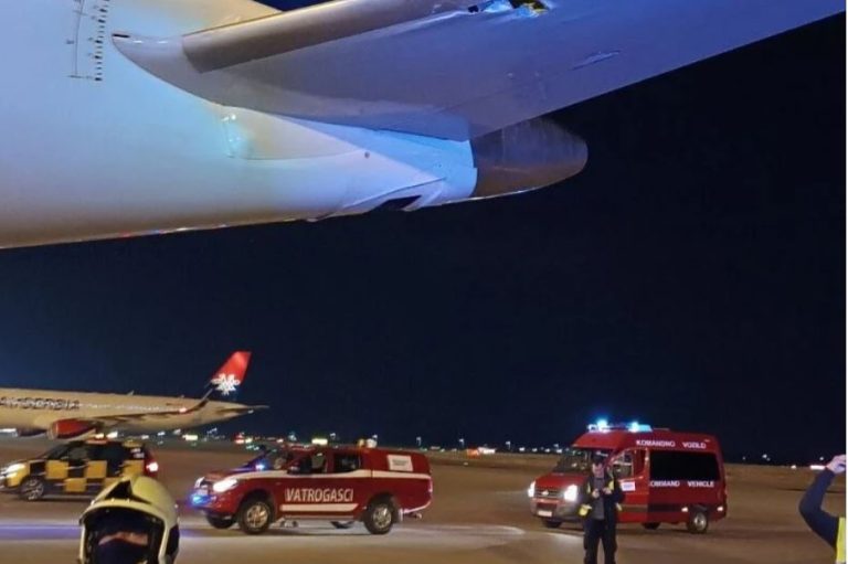 prilikom polijetanja avion udario u signalizaciju na beogradskom aerodromu