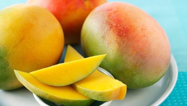 mango egzoticno voce bogato vitaminima a i b