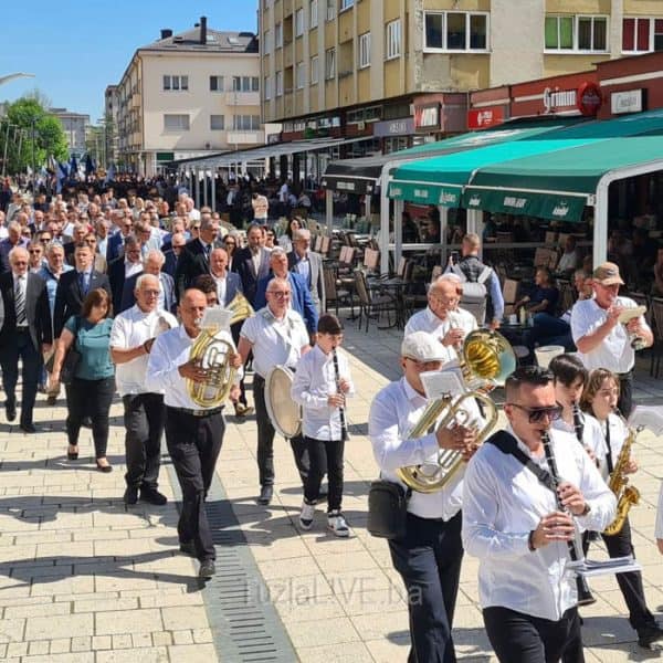 Dan Armije Republike Bosne i Hercegovine svečano obilježen u Banovićima (Foto)