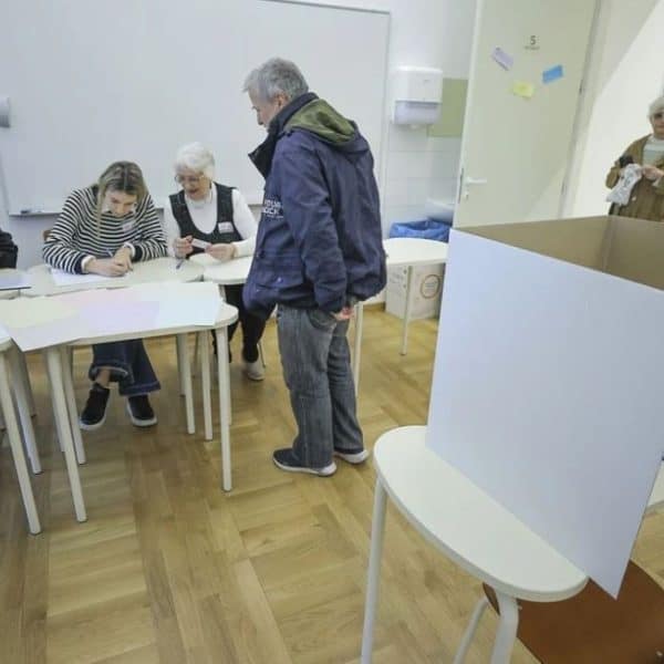 Otvorena birališta u Hrvatskoj: Više od 3,7 miliona građana bira novi saziv Sabora